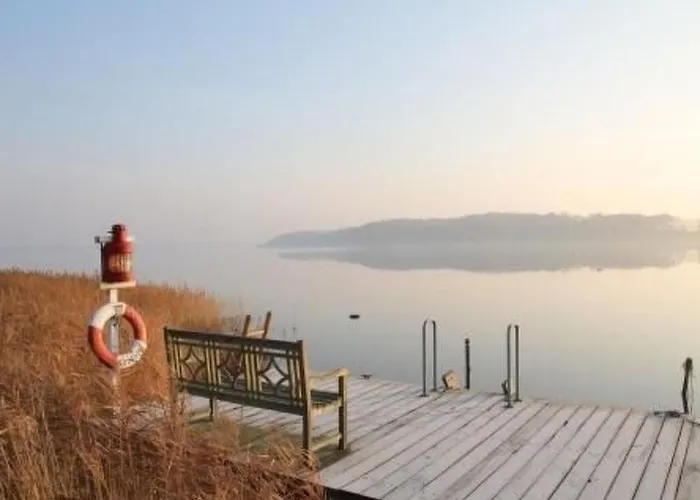 Im Ersten Obergeschoss Des Gutshauses By Interhome アパート