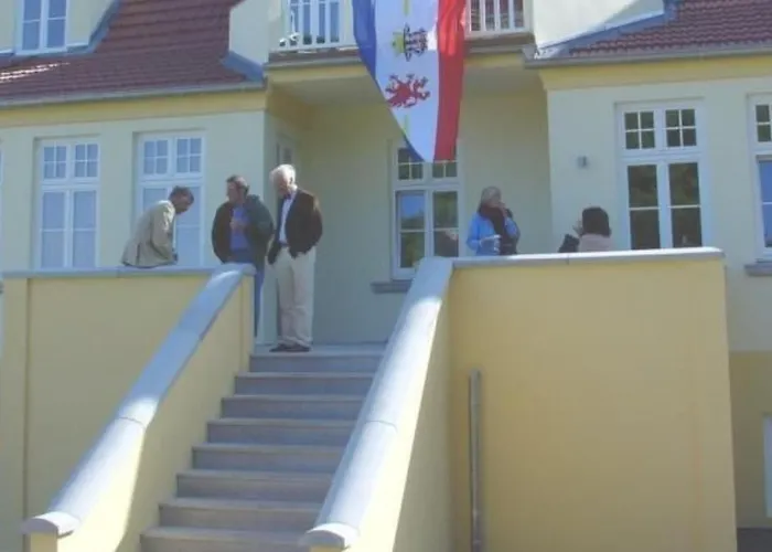 Im Ersten Obergeschoss Des Gutshauses By Interhome アパート